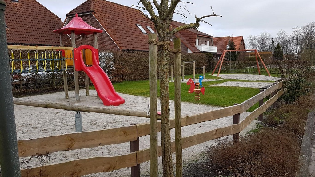 Bild des Spielplatzes in unmittelbarer Nähe der Ferienwohnung